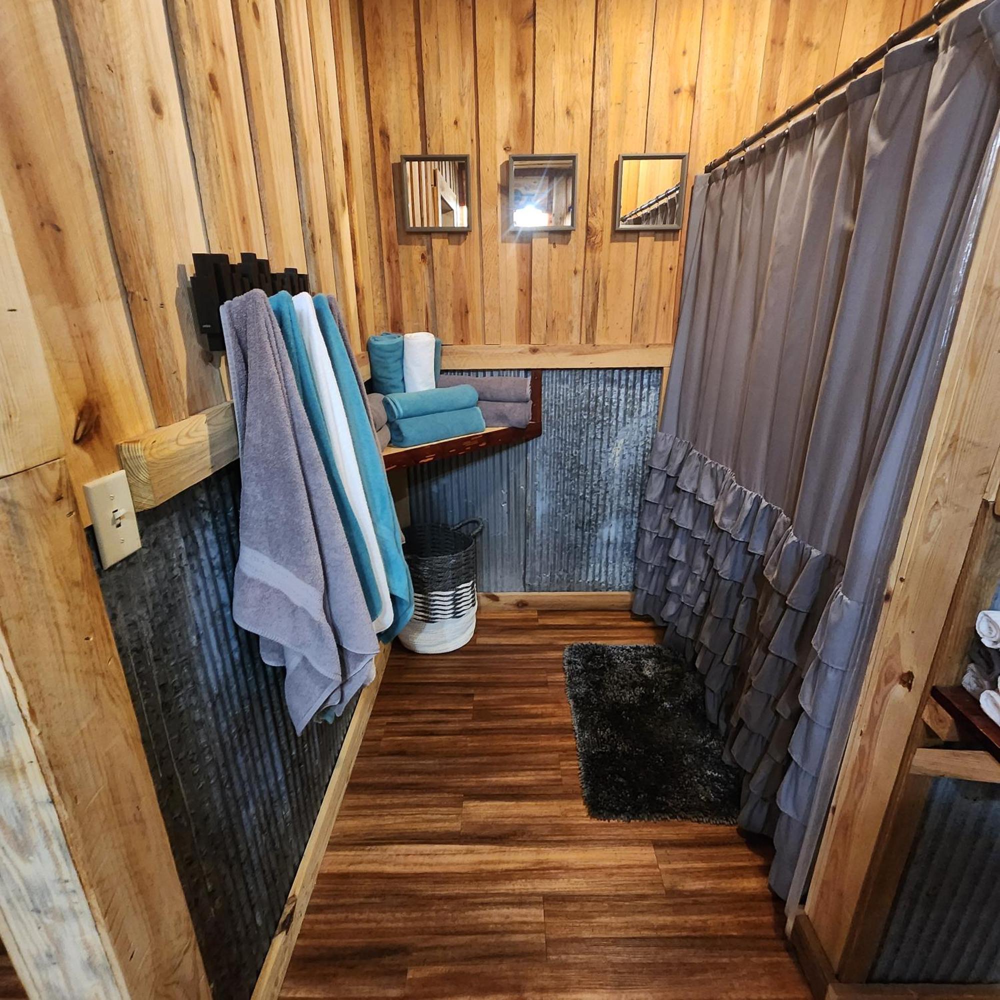 Unique Country Cabin Meets Farmhouse Modern!!! Mena Buitenkant foto
