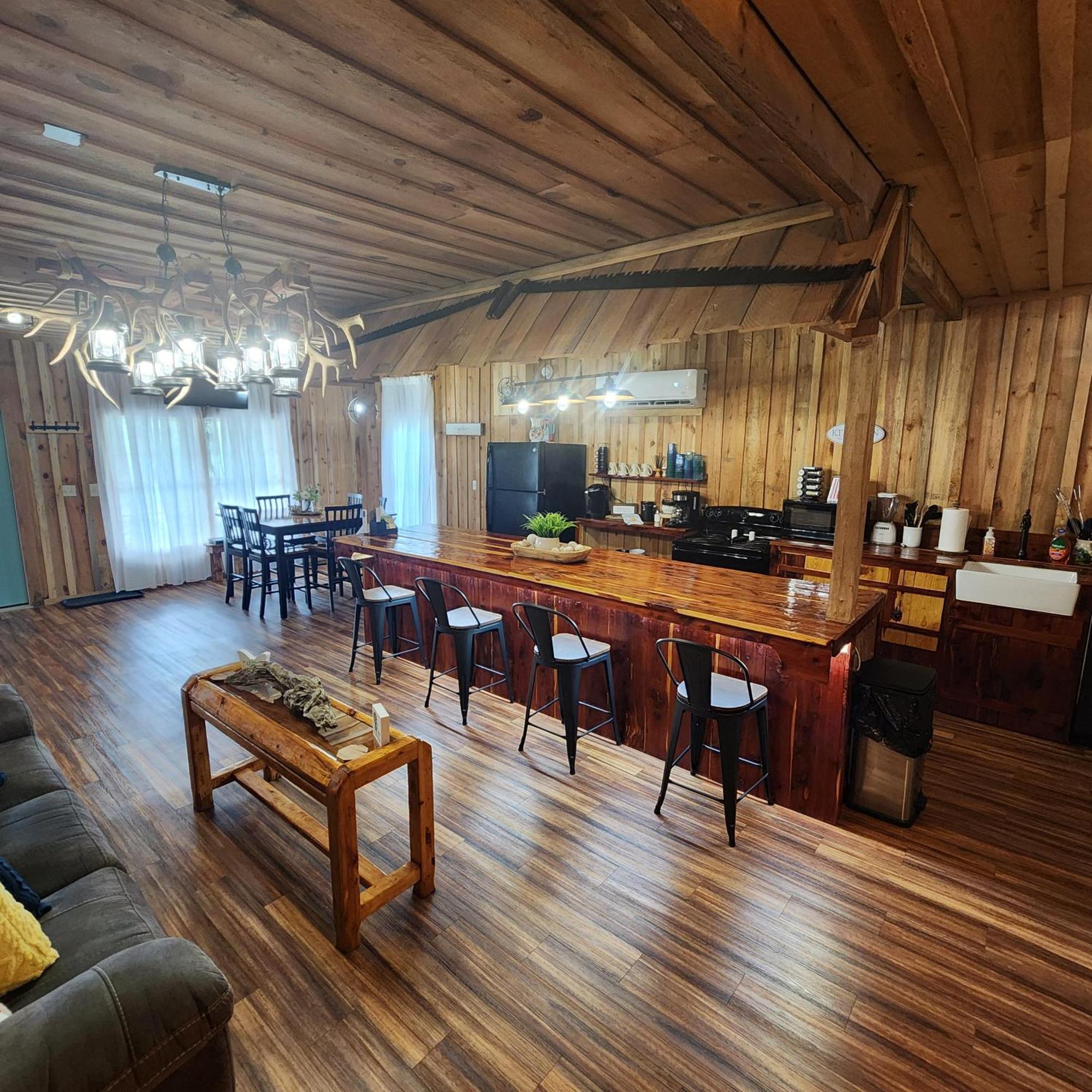 Unique Country Cabin Meets Farmhouse Modern!!! Mena Buitenkant foto