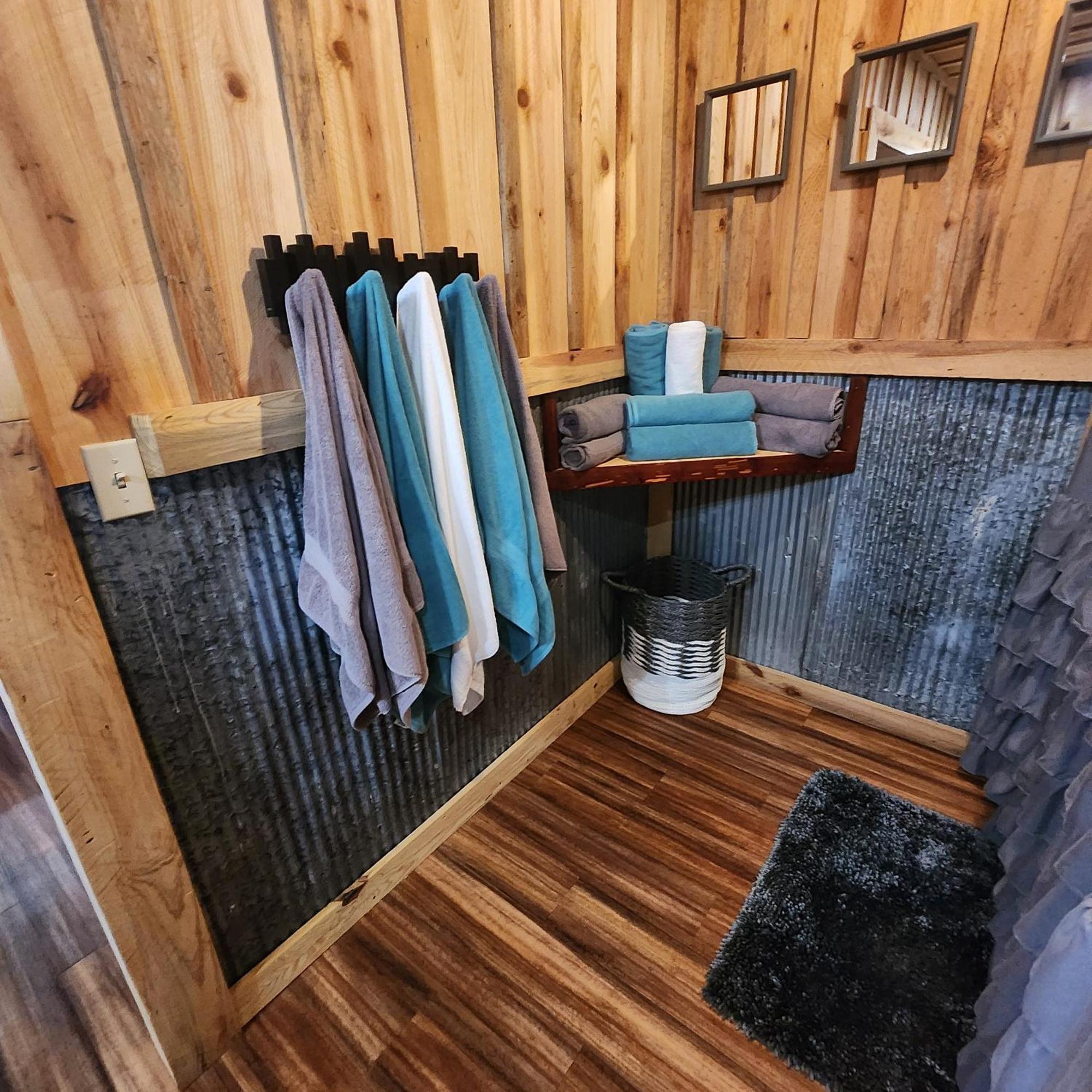 Unique Country Cabin Meets Farmhouse Modern!!! Mena Buitenkant foto